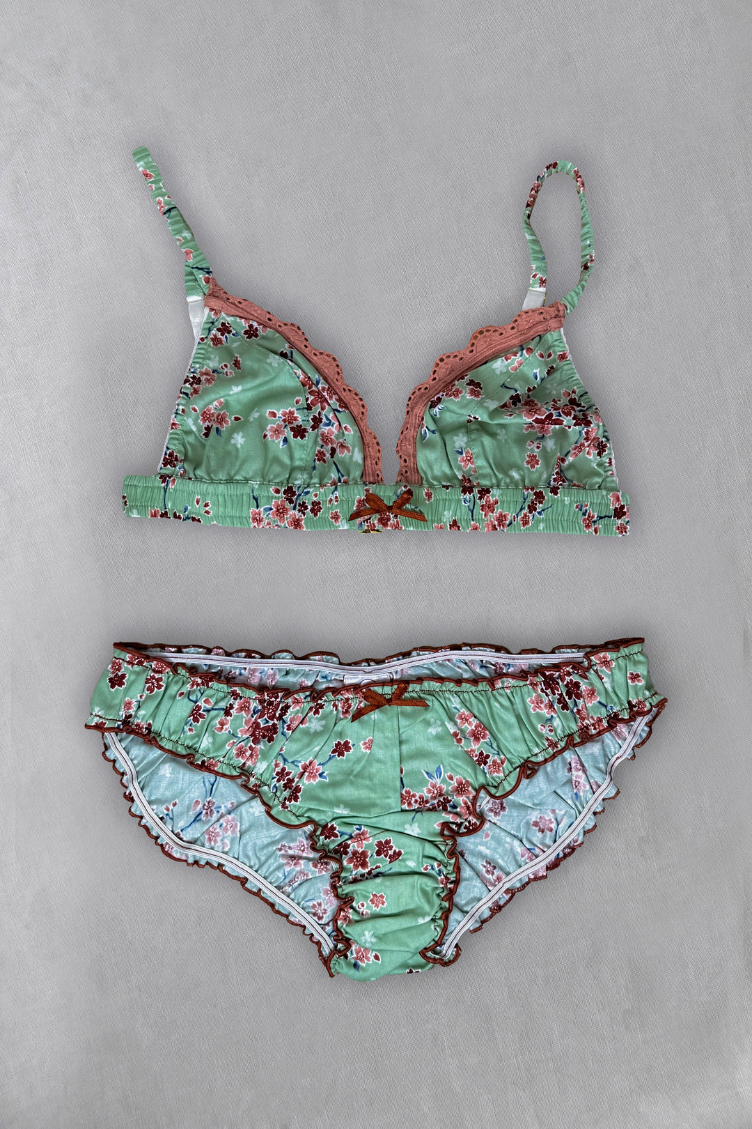 Bella cotton bralette in greentea