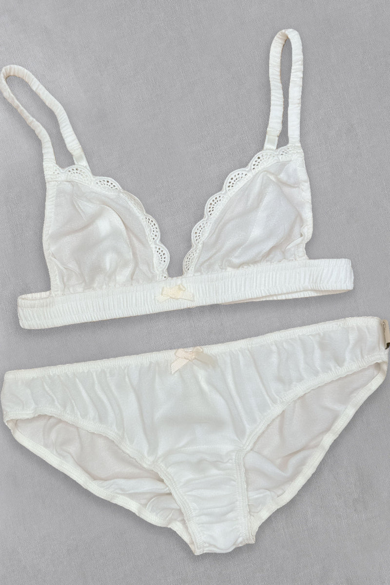 flatlay of baboo crepe lingerie