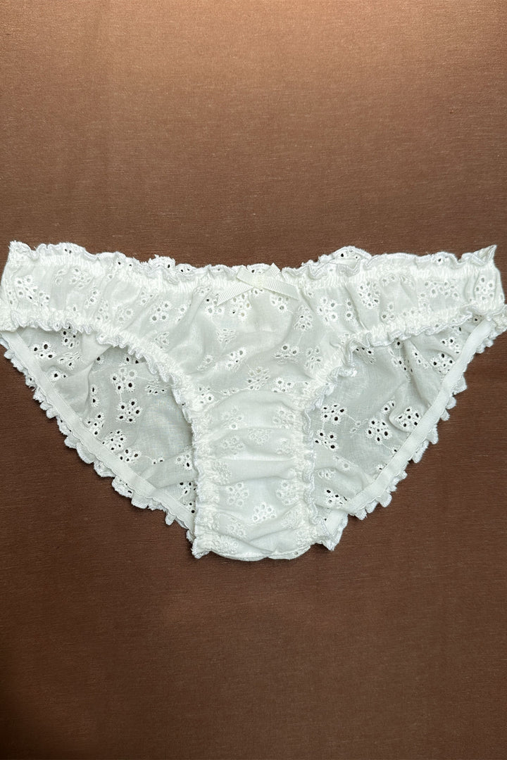 Broderie anglaise ruffle knickers in ivory